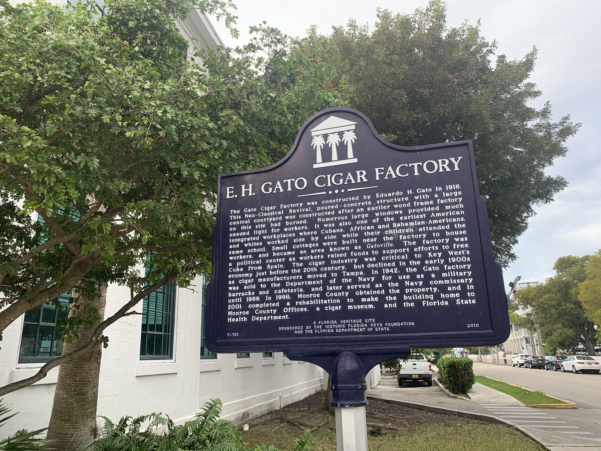 makomichael's tweet photo. Todays #RunKeyWest was to hit Mallory Square at the other side of the Island. Let’s see what I see.
First up. The Oldest Cigar Factory and one of the first integrated workplaces in America. Though you can’t teach that in places anymore cuz White People.
#SeenOnMyRun #KeyWest https://t.co/9ZLlySd0D8