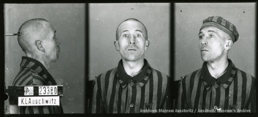 TomFromKatowice's tweet photo. My name is Zygmunt Keller 🇵🇱.
I was born on January 22, 1903
in Łódź.I was a clerk.
I was murdered by #Germans in their death camp #Auschwitz on March 26, 1942 at the age of 3️⃣9️⃣ because I was 
a #Pole.I survived 34 days.
Please, don't forget me! 
#NeverForget
#Gnocide 
#WWII https://t.co/SBcPov5wWy
