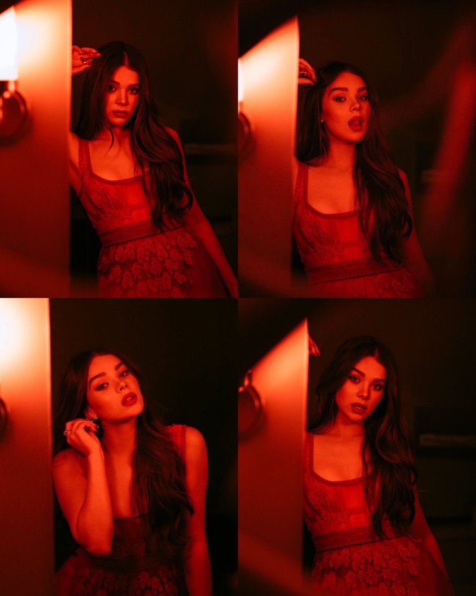 archiveshailees's tweet photo. red is hailee steinfeld’s color https://t.co/vLocVwY9ko