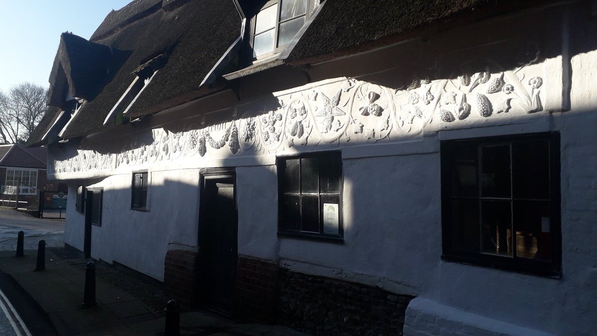 TrevorOgden13's tweet photo. Today's bright sun highlighted the restored pargeting on Bishop Bonner's cottages. @BonnersMuseum https://t.co/GBmMfn3Y2s