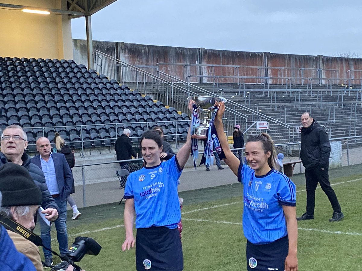 Scariff-Ogonnelloe joint captains Mairead Scanlan &amp; Amy Barrett raise the Munster senior Camogie title