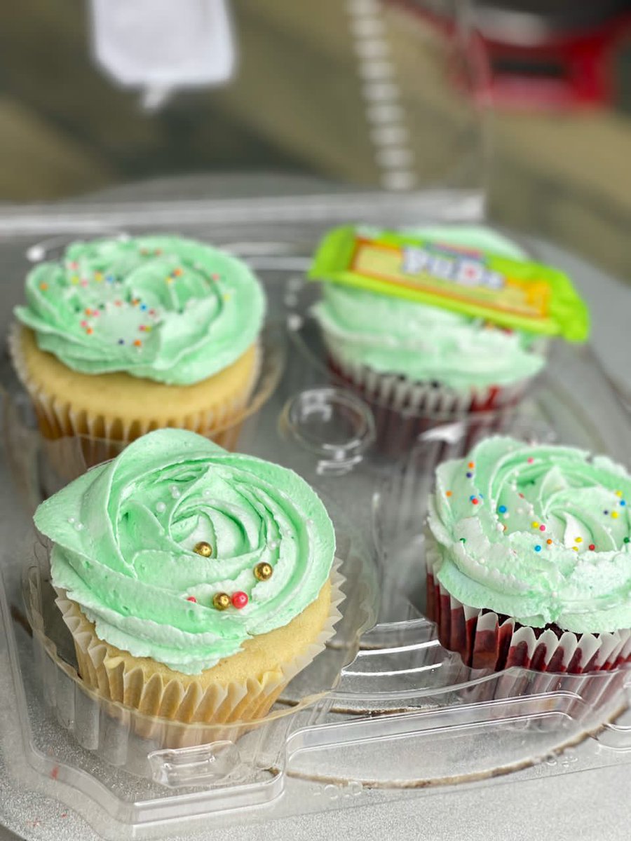luluscakerygh's tweet photo. Banana bread 🍌+ cupcakes = complete package 😍🤤

Price: 60 cedis https://t.co/LdhFOKGbky