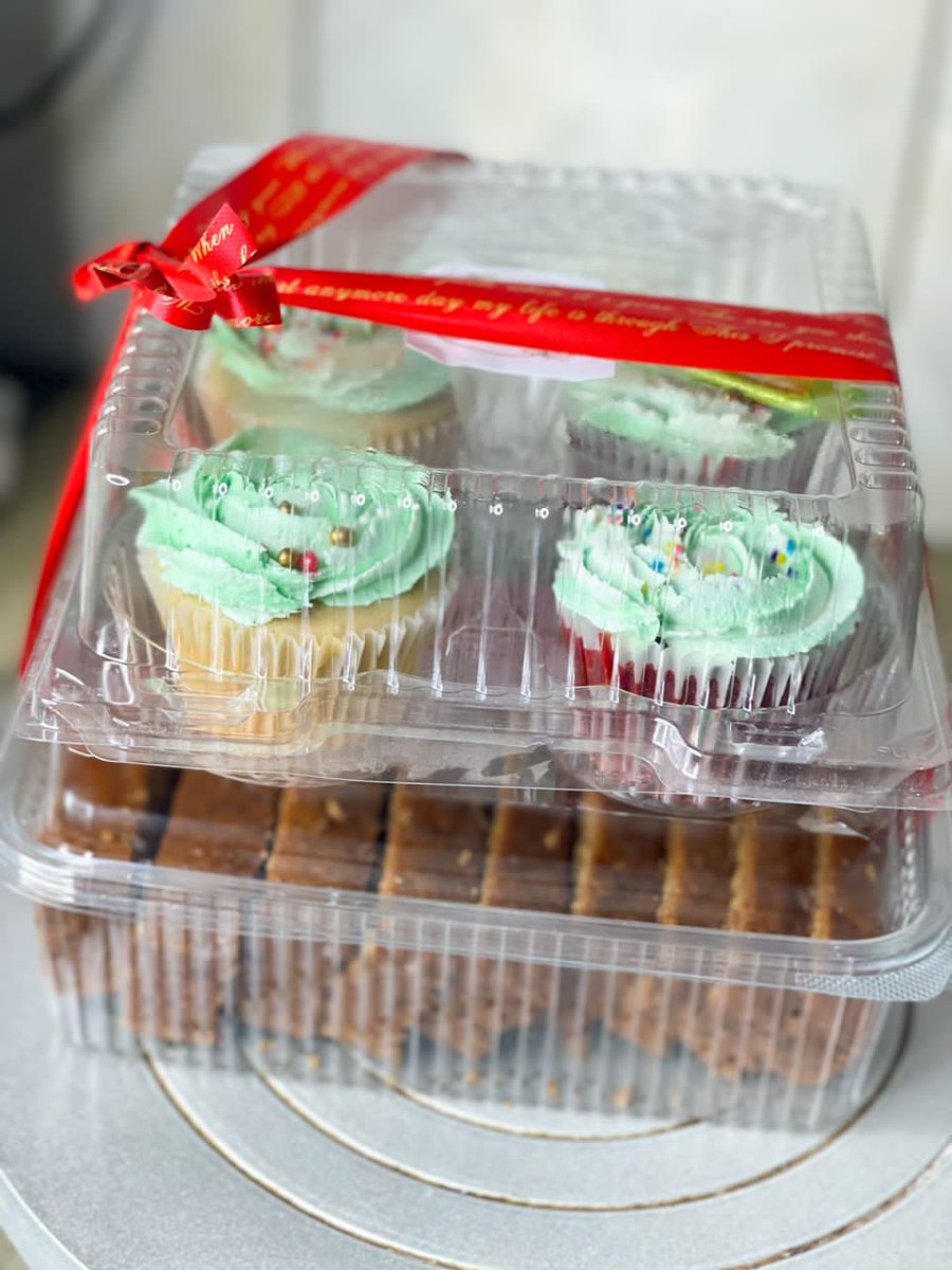 luluscakerygh's tweet photo. Banana bread 🍌+ cupcakes = complete package 😍🤤

Price: 60 cedis https://t.co/LdhFOKGbky