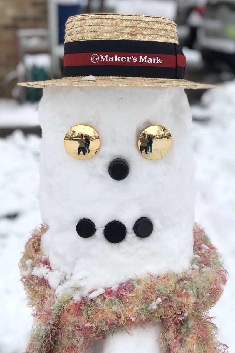 RobWyman68's tweet photo. When it snows 6” in #VirginiaBeach you build a snowman, and take the cold edge off with a nice pour of @MakersMark !!! Right @PowerMom73 ? https://t.co/ncg6xFHGrT