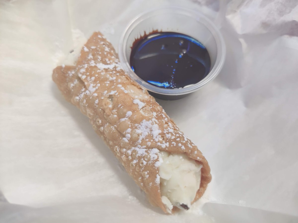 FranksOmaha's tweet photo. At Frank's Pizzeria, we hand-pipe our Cannolis to-order so you get a fresh, crispy, delicious dessert every time!  Try it with our Ghirardelli Chocolate sauce on the side for a little extra goodness. https://t.co/GQSnjv73kZ