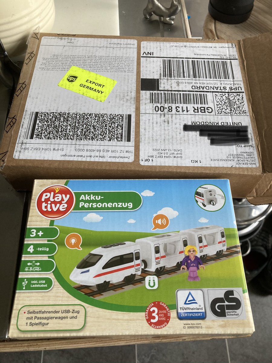 Excellent customer service from ⁦<a href="/LidlGB/">@LidlGB</a>⁩ thank you. 3 year old grandson very happy with his replacement Christmas present train set. 😊👍