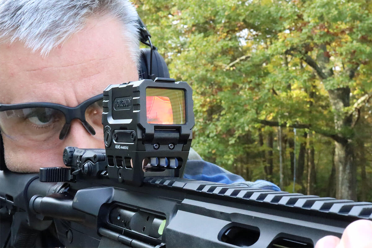 SPORTSMANchnl's tweet photo. The fully enclosed #Holosun AEMS reflex sight offers versatility and dependability you won't find in any competing optic. Read the review at https://t.co/mVrR6gQqYa. 

#RedDotSight #HolosunOptics #GunOptics #OpticReview #RedDot #MicroSight #ReflexSight https://t.co/AFgdscuaUm