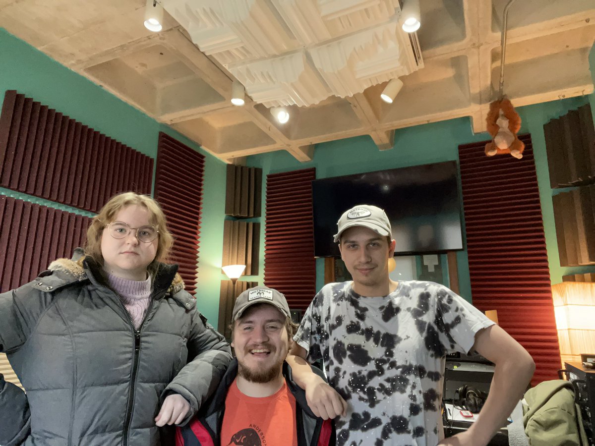 ReignMusical's tweet photo. THE RECORDING OF THE REIGN ALBUM IS WRAPPED! THANK YOU TO EVERYONE WHO MADE THIS POSSIBLE! 👑

#reignmusical #reignalbum #musicaltheatre #goblinking 

@GillianLintz @geraldpmusic @TouretteDiabete @Bradyrockstar https://t.co/WDnh7dafz0