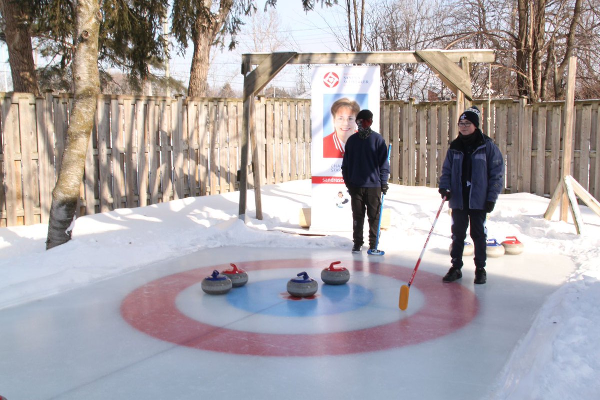 Raise on the Rink/Lancer nous un dons tweet media