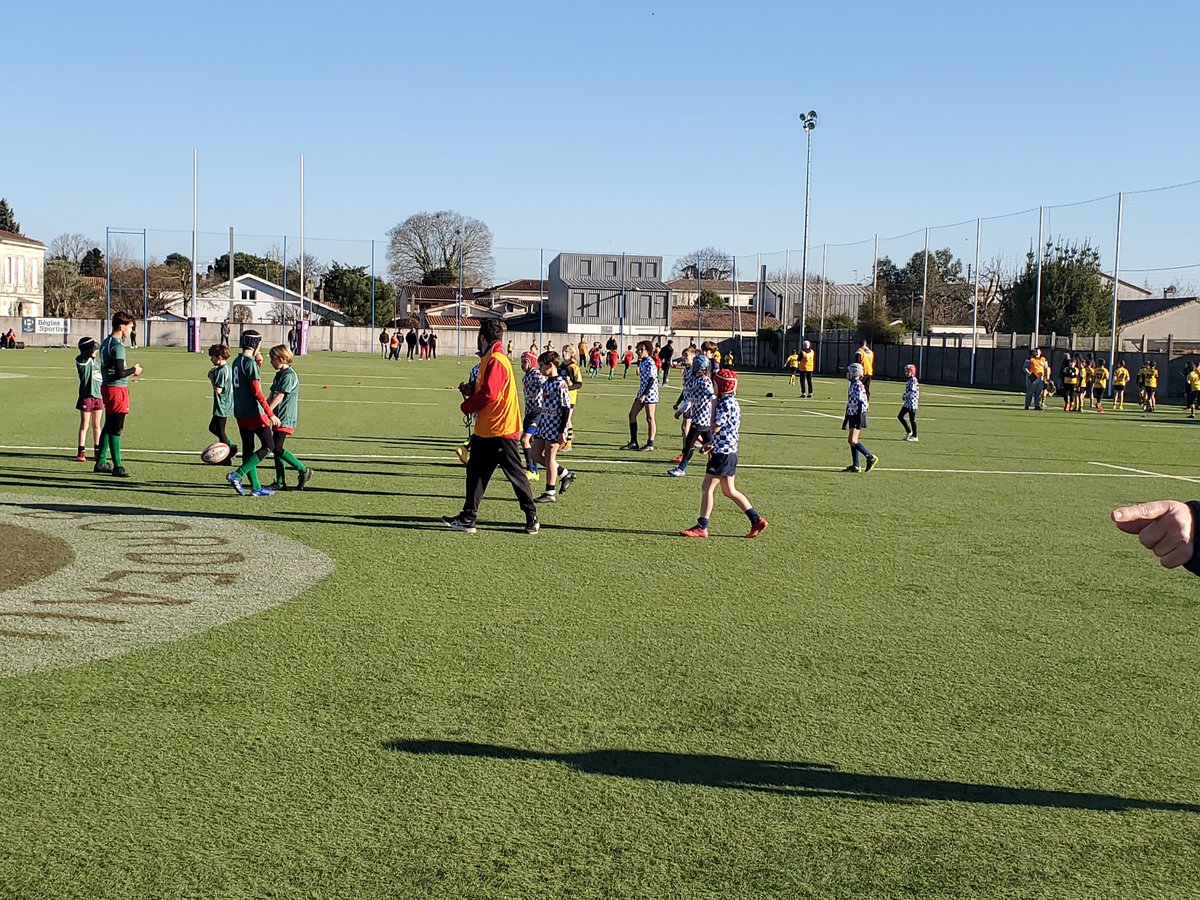FlorianDarcos's tweet photo. @Villedebegles  Ville Sportive 🏉

J'ai eu la chance d'applaudir, aux côtés Michel MAILLET, Jean MOTHES..., les joueurs @CABBG.

Belles actions 💪
Joueurs, entraineurs, bénévoles et supporters enthousiastes.😀

Présence @UBBrugby  et @ubbespoirs pour voir relève prometteuse. https://t.co/AybNWQTDhm