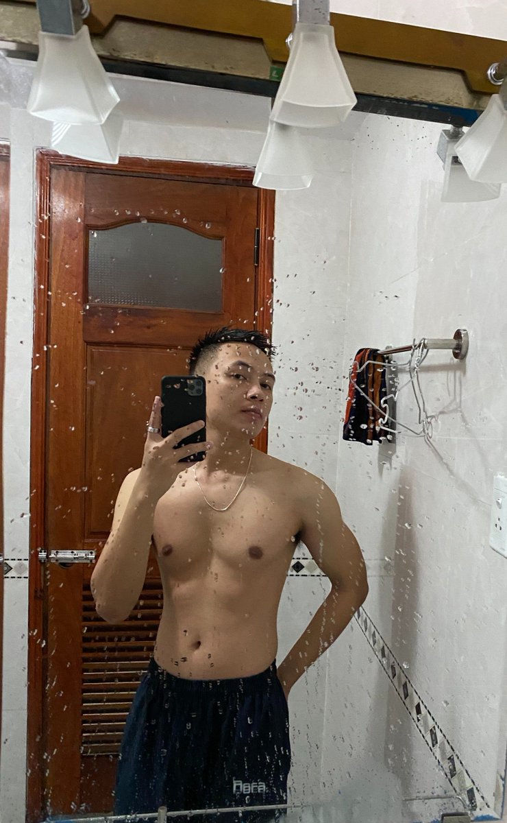 Revi1812's tweet photo. Chán nhề 🤪 https://t.co/SryGJ64k8r