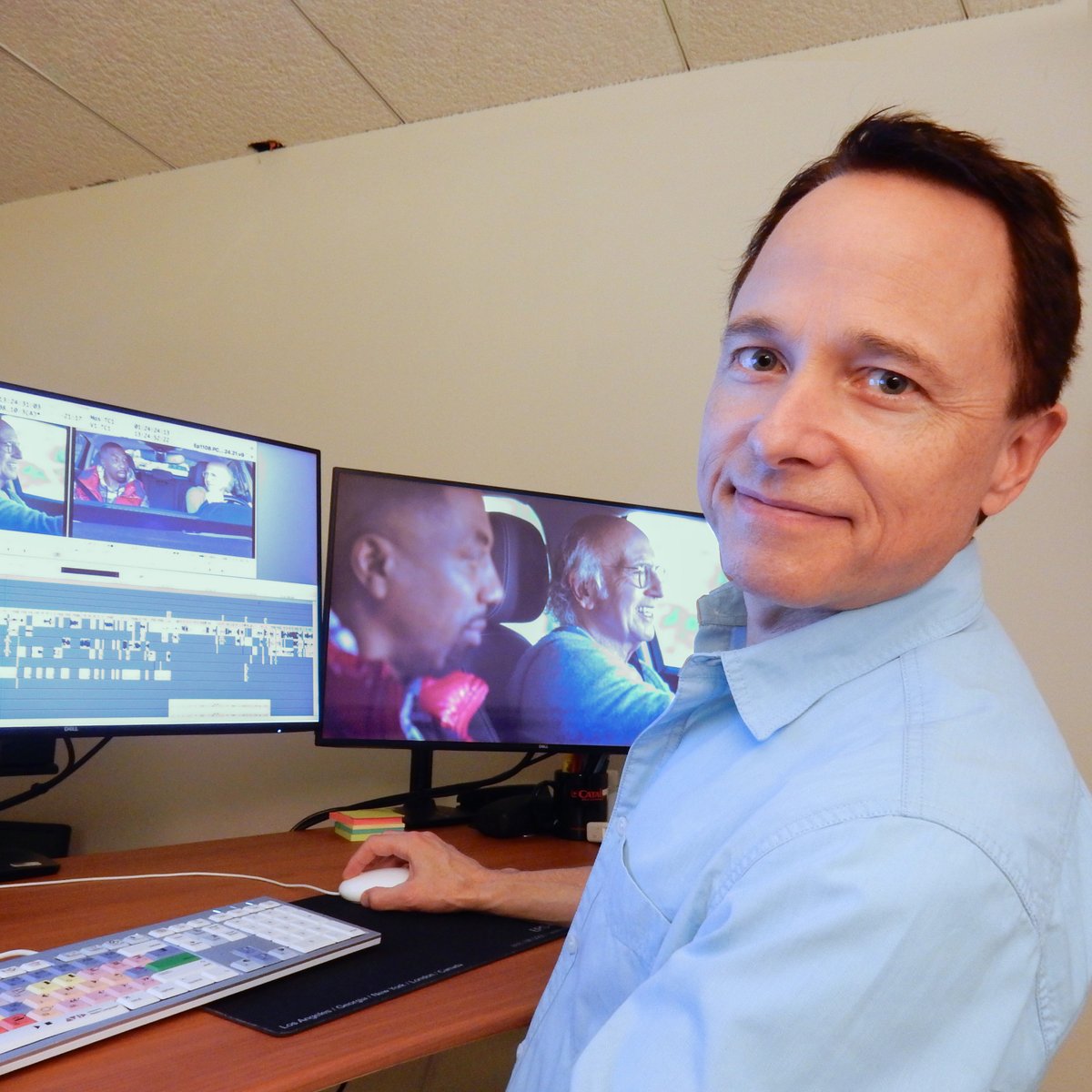 Avid's tweet photo. ๐ Editor @RogerNygard presents his new book "Cut to the Monkey" on The Rough Cut podcast
โถ๏ธ https://t.co/h6fi4zBI6T
#podcast #book #editing #comedy #editor #cuttothemonkey #theroughcut #mediacomposer #avid https://t.co/5NNAltzS0F