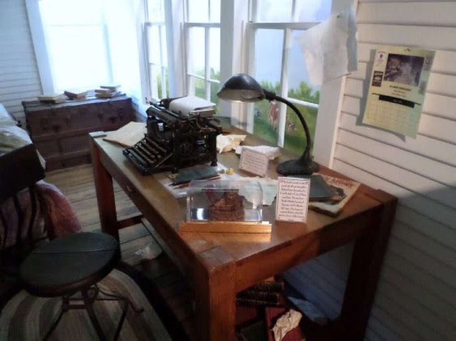 deborahaabbott's tweet image. My favorite room in the #robertehoward house, his #typewritter. I had a few good trips to cross plains for Robert E Howard days. My car broke down and I had to sleep in a haunted motel, all the lights went out and a storm outside next to the house.