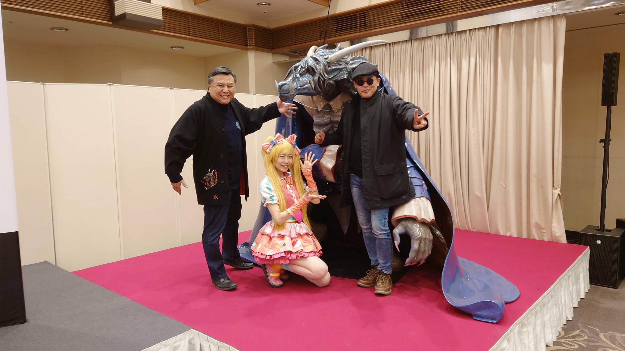 宮脇修一 海洋堂センム 高知アニメクリエイター聖地化プロジェクト高知でいろいろなフィギュア展開を行なっている海洋堂高知 のプロモーションコーナーもありまして高知のタレントさん椿ナナちゃんにワンフェスのリセットちゃんコスプレでブースプロモして