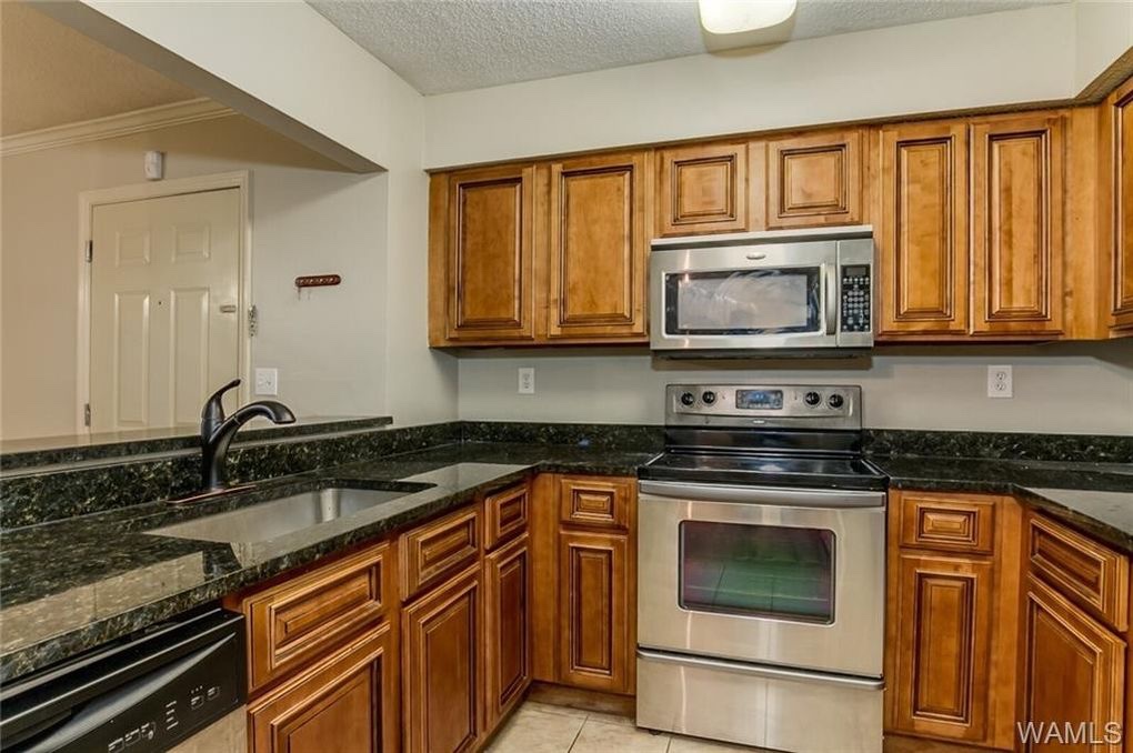 AndrewJBoneRE's tweet photo. #Tuscaloosa #Alabama Fall leasing! Showing properties coming available in July. 1 & 2BR condos, 3 & 4BR houses. Great price ranges to fit your budget! Call #ajbreg to schedule tours: 205-531-5577 Properties also available to purchase. We represent buyers & sellers! #investors 🏠 https://t.co/6gJgbFHwYo