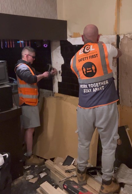 Me and @Stevenbarrett41 tend to get distracted at work 😜  Full vid on OF 👇 https://t.co/eKbgi4YTG0 https://t<a class="tags" href="/tag/stevenbarrett41">@stevenbarrett41</a><a href="/tag/wedding"class="tags"><span>#wedding</span></a><a href="/tag/weddingcakes"class="tags"><span>#weddingcakes</span></a>