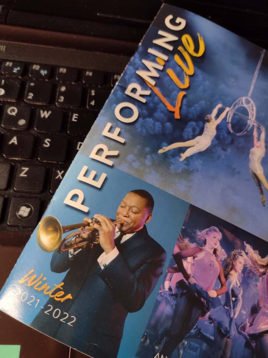 Comparto un pensamiento acerca del arte y los negocios. Como ex-trompetista, veo una simbiosis entre el arte y los negocios. Ayer asistí al concierto de Wynton Marsalis. Para ser un artista necesitas trabajo enfocado, paciencia, perseverancia y compromiso, como en los negocios.