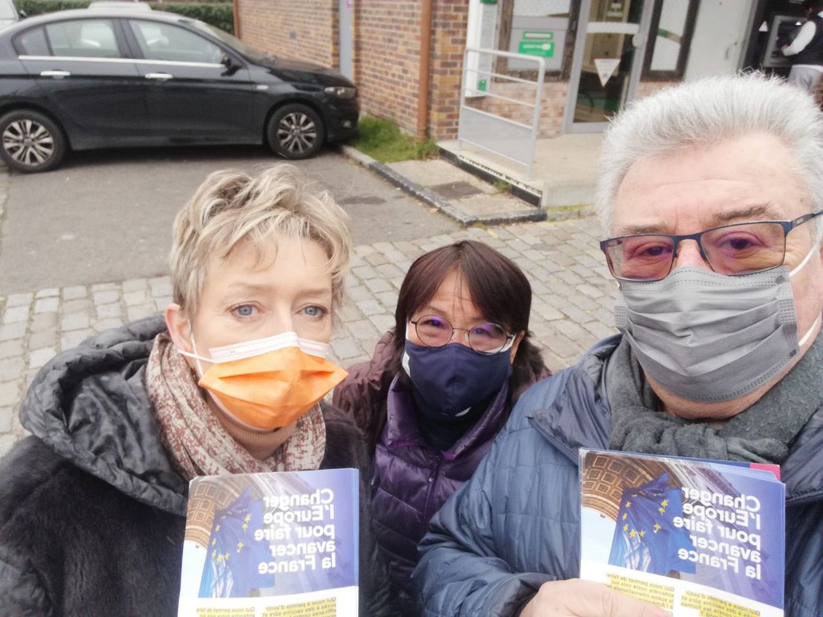 dbaichere's tweet photo. #circo7801 matinée à votre rencontre sous le signe de notre engagement européen #PFUE2022 🇫🇷🇪🇺 avec @EM_Versailles @enmarchesqy @MoDemYvelines @Horizons_78 à #Versailles et à #MontignyLeBtx #Yvelines https://t.co/w3cgZDEUs1