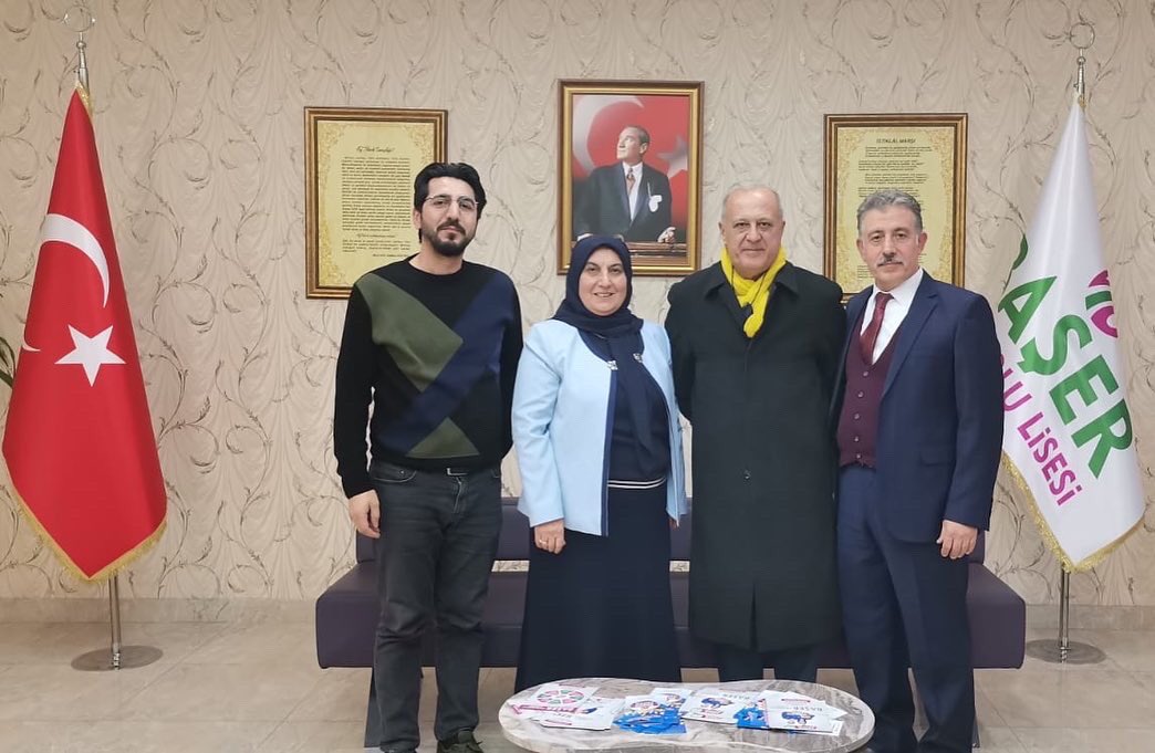 baseraksam's tweet photo. Yazar-Ekonomist Dr. Ramazan KURTOĞLU'nu okulumuzda ağırladık. 
Ziyaretlerinden dolayı kendilerine teşekkür ediyoruz. #akşamlisesi #aksamlisesi https://t.co/6k4tlg11Rs