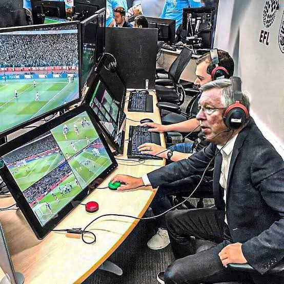 TrollFootball's tweet photo. The VAR referee for the Man Utd vs West Ham game https://t.co/mqa7KoVV6N