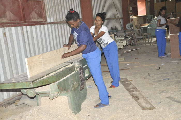 haiyab's tweet photo. 🔸️52.6% of the students graduated from the 🇪🇷n 2021 Medical School were female👩🏾‍⚕️👩🏾‍🎓 

🔸️45.3% of the recently graduated students of the Center for Vocational Training in Sawa, Eritrea were females 👩🏾‍🏭👷🏾‍♀️👩🏾‍🔧
 #EritreaPrevails #WorldEducationDay https://t.co/SNT3zUEHpz