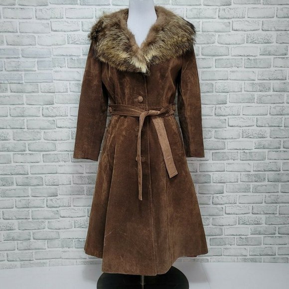 thisisgoing2end's tweet photo. So good I had to share! Check out all the items I'm loving on @Poshmarkapp from @Nevada_Reseller #poshmark #fashion #style #shopmycloset #vintage #mardelbyrice #abercrombiefitch: https://t.co/v8ua4taAAy https://t.co/UTiiPTNMTq
