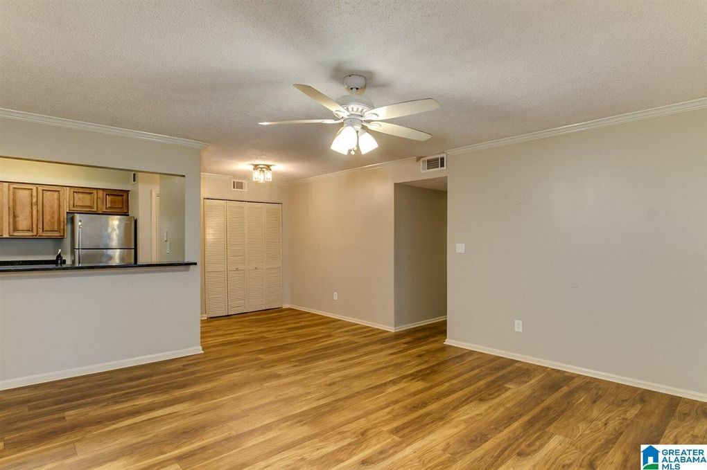 AndrewJBoneRE's tweet photo. #Tuscaloosa #Alabama Fall leasing! Showing properties coming available in July. 1 & 2BR condos, 3 & 4BR houses. Great price ranges to fit your budget! Call #ajbreg to schedule tours: 205-531-5577 Properties also available to purchase. We represent buyers & sellers! #investors 🏠 https://t.co/6gJgbFHwYo