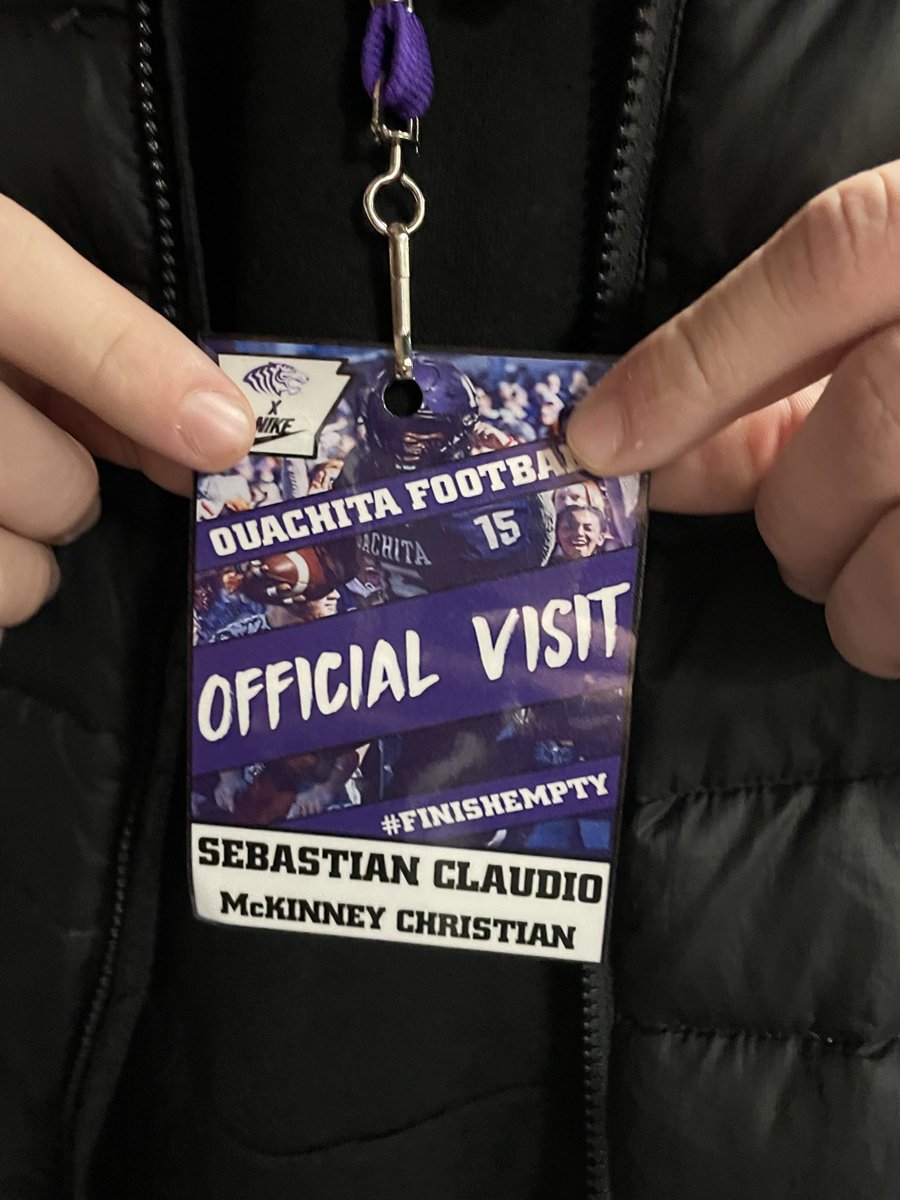 cbass_51's tweet photo. #AGTG I am truly grateful to have been invited for my first official D2 visit. Special thanks to the coaching staff @RoyThompsonFB, @coachbryen, @CoachCarsonFB and thank you @CoachSpenceOBU for inspiration. Thank you to the players @OuachitaFB for everything! #finishempty https://t.co/av1RejTLdh