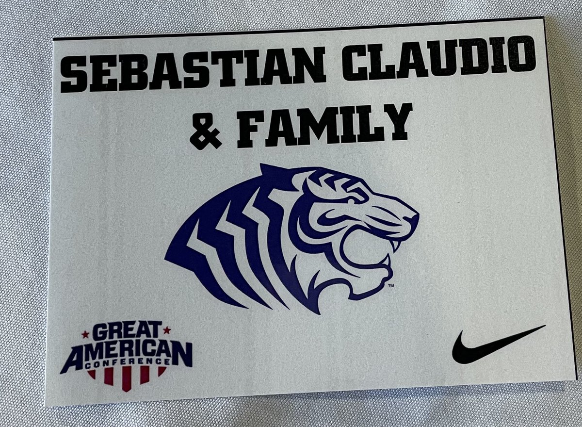 cbass_51's tweet photo. #AGTG I am truly grateful to have been invited for my first official D2 visit. Special thanks to the coaching staff @RoyThompsonFB, @coachbryen, @CoachCarsonFB and thank you @CoachSpenceOBU for inspiration. Thank you to the players @OuachitaFB for everything! #finishempty https://t.co/av1RejTLdh