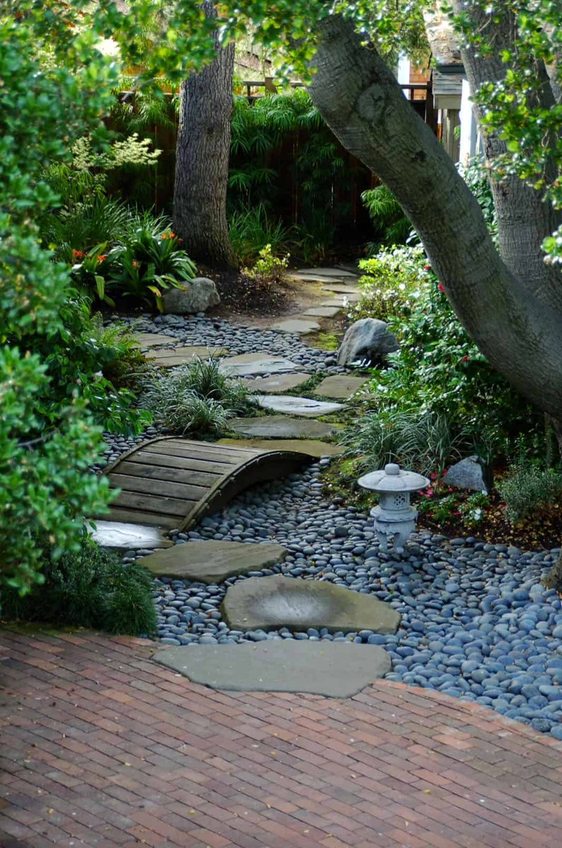 OAusburne's tweet photo. It's hard not to admire the look of a well-designed rock garden. #landscape #homestyle  https://t.co/ABF2XHSqnu https://t.co/goUl1VjkwL