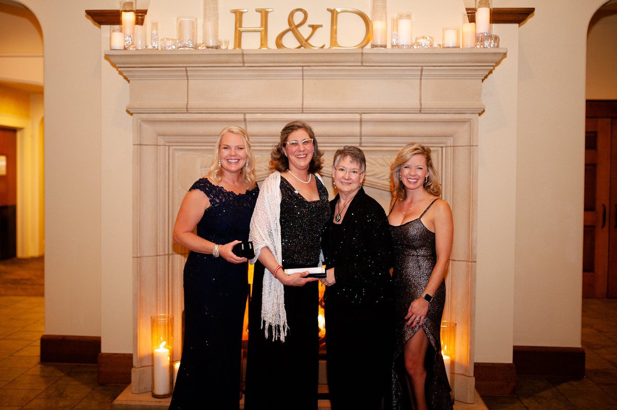rmh_mnwi's tweet photo. The 2022 Hearts &amp; Diamonds Spectacular presented by Sterling State Bank is two weeks from today and registration closes on Wednesday!

Join the House virtually at 7 p.m. on Sat., Feb. 5, for an evening of hope, love, and joy!

Visit https://t.co/qDI4BVOQP1 for more information! https://t.co/l3wjQqB226