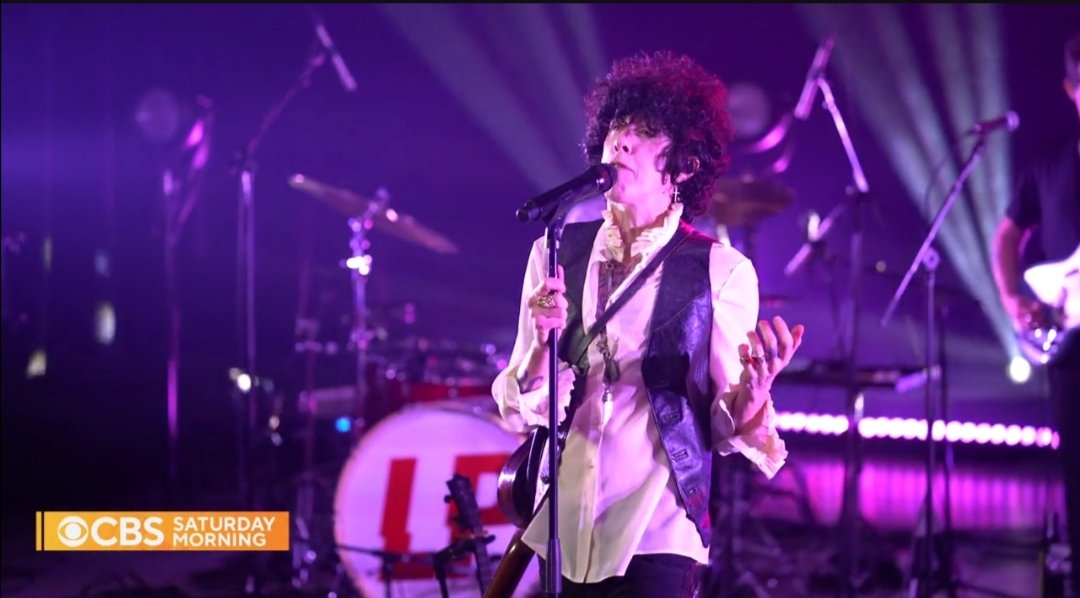 sylvie_lengjel's tweet photo. LP was a guest today at #SaturdaySessions on @cbcsnews.  She performed "Lost On You", "GirlsGoWild &amp; "Angels"!  
•
🔗 www.cbcsnews/live/ 
Scroll to "Latest Videos"
•
@iamlp🤘💜
@neildaniels_
@themadonesmusic 
@stillagreatnight 
@ericscullin 
👏👏👏 to the whole Team !
•
#lp https://t.co/V6b7cwEFYf