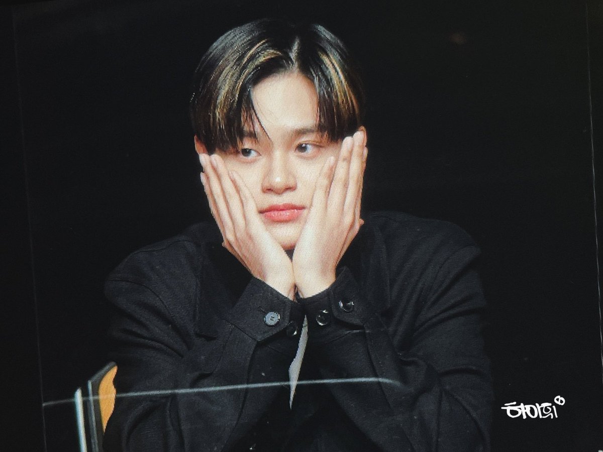 ryn6ix_'s tweet photo. Precious ✨️
#이대휘 #박우진 #candlez #ab6ix https://t.co/6vZza6HK9N