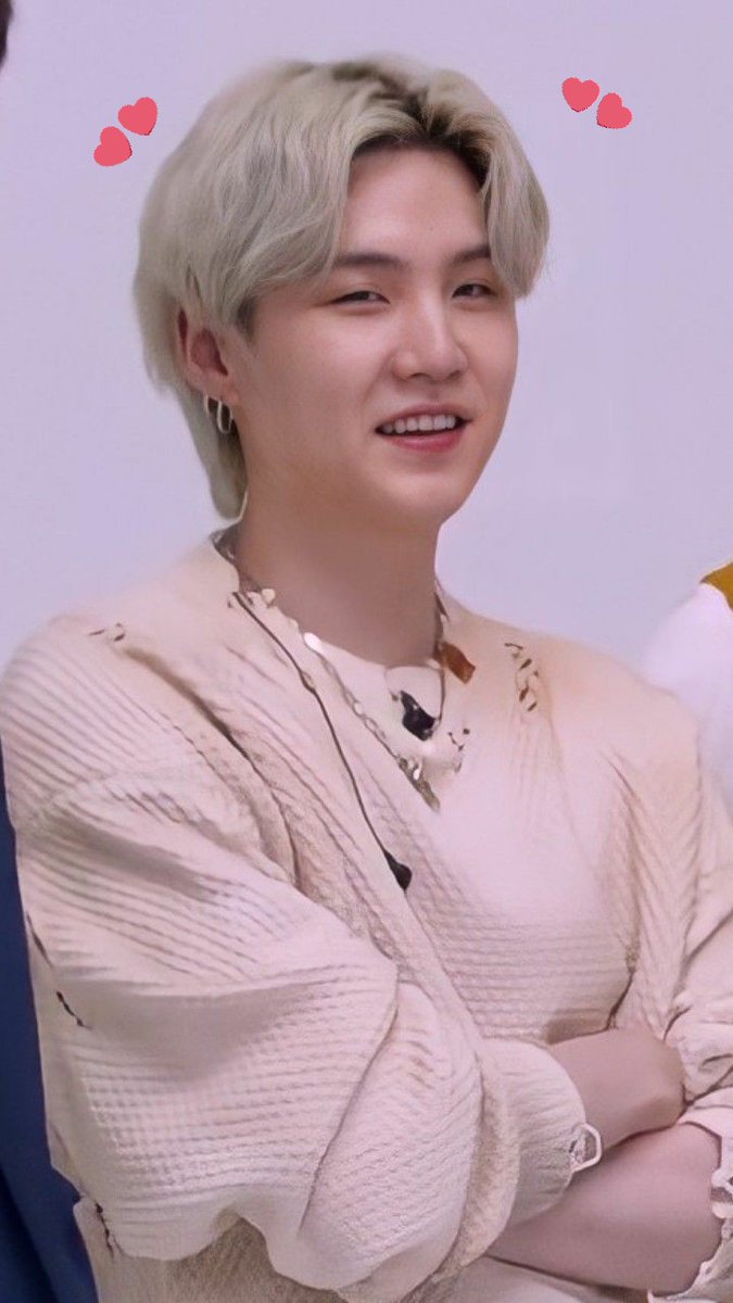 MokshaSubasing1's tweet photo. @BTS_twt 
My snowball...My tangerineball #MINYOONGI oppa🤗💜️❤️✨️ 
Angel,your music was save me &amp; gives to me strength...Thank you for everything snowball...I'm always with you...Stay happy and healthy forever💐💜️❤️✨️
#9YearsWithYoongi 
#YOONGI 
#RapStar 
#GeniusProducer https://t.co/uvw4M6PTJV