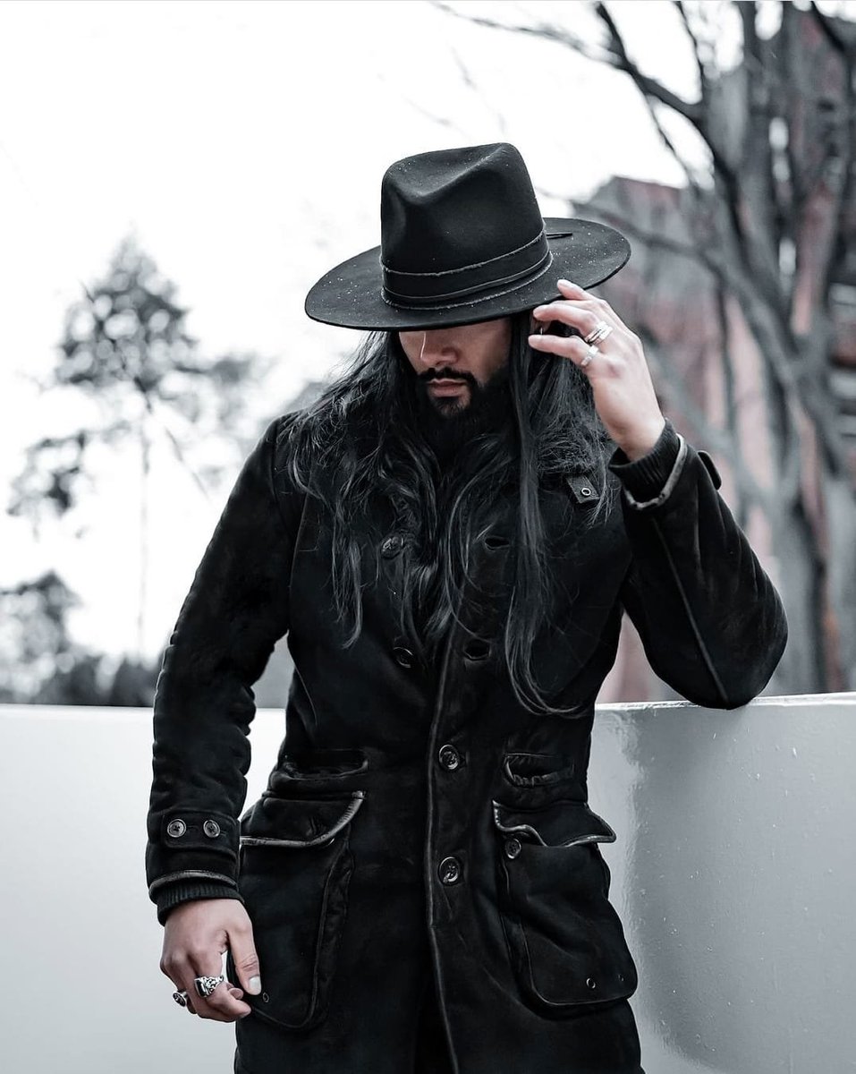 AmericanHatter's tweet photo. Know thy self, know thy enemy. A thousand battles, a thousand victories. - Sun Tzu
Hat name: Jawa Wide Brim
Hat color: Black
Influencer: @tanjinyc
#americanhatmakers #jawa #widebrim #americanhatcompany #menshats #bigbrimhat #allblack #longhair #mysterious #shortbeard #urban https://t.co/PiBaxTMjAa