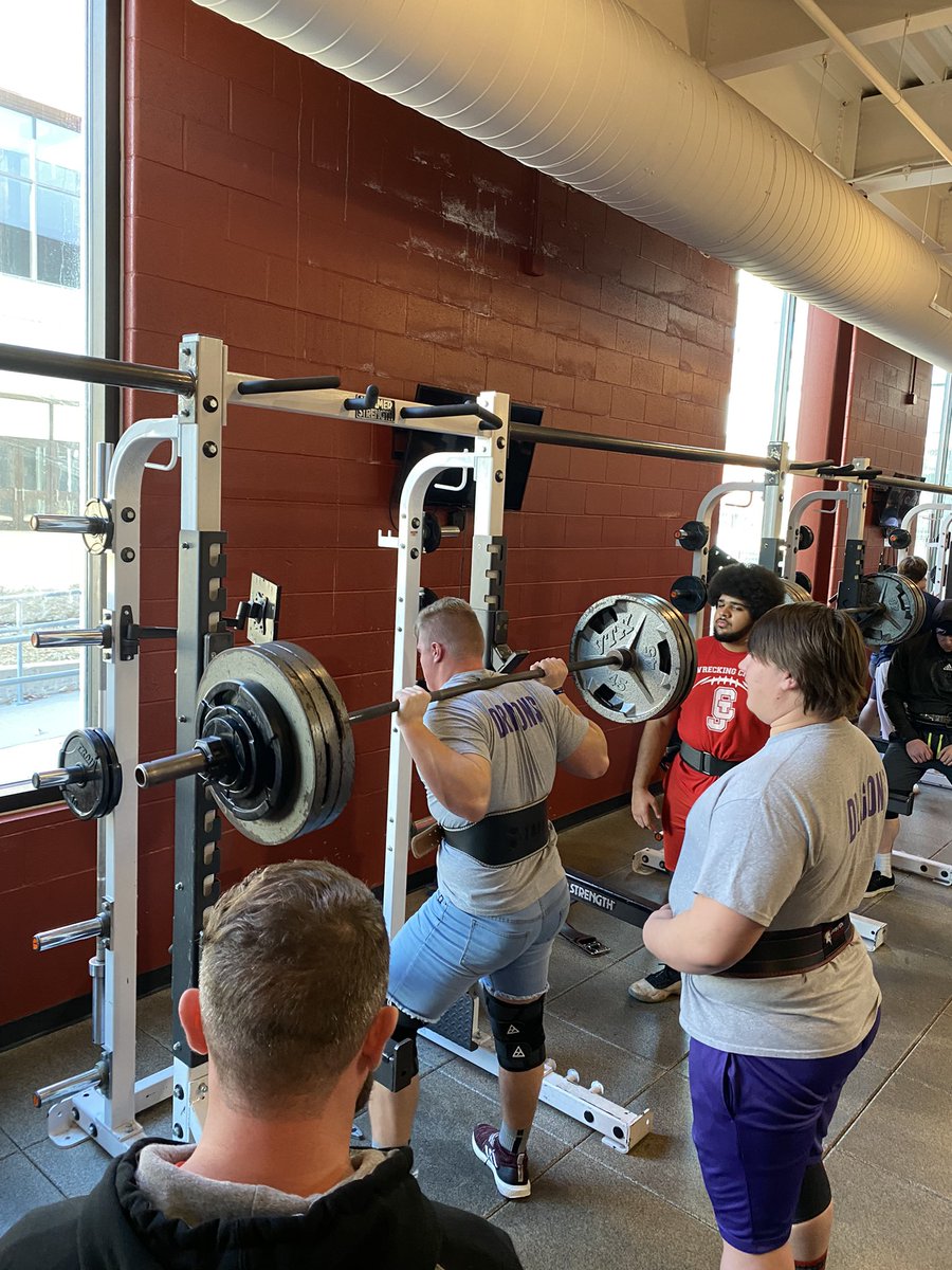 aterry331's tweet photo. PHS Dragons Powerlifting in Joplin Today!!! Just a few of them working hard and reppin the Burg!! @DragonActivity https://t.co/U2UeG6inHK