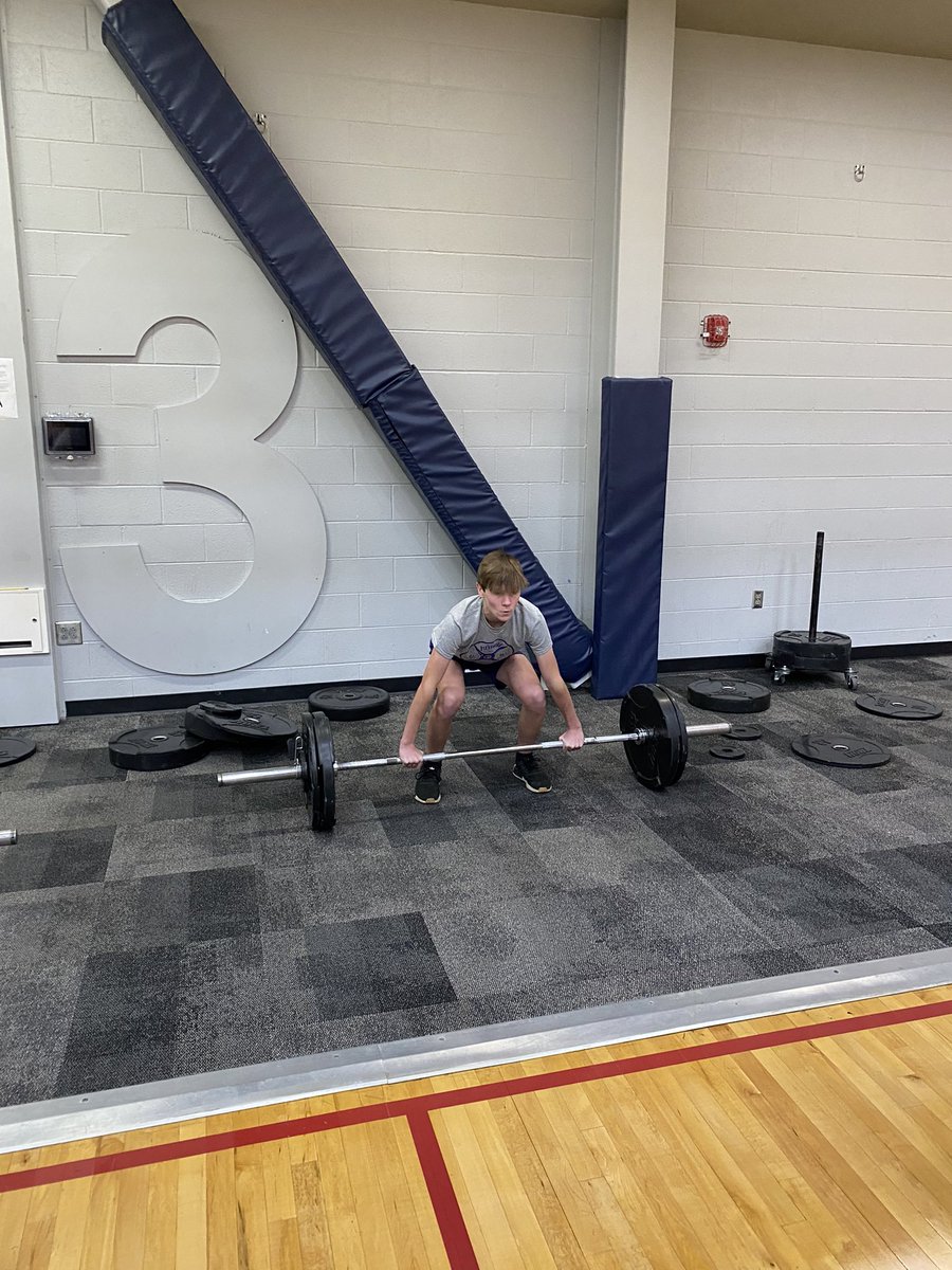 aterry331's tweet photo. PHS Dragons Powerlifting in Joplin Today!!! Just a few of them working hard and reppin the Burg!! @DragonActivity https://t.co/U2UeG6inHK