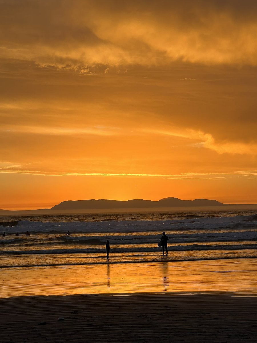 ChristaWalt's tweet image. Golden sand, golden Strand, golden people. #whatheatwave