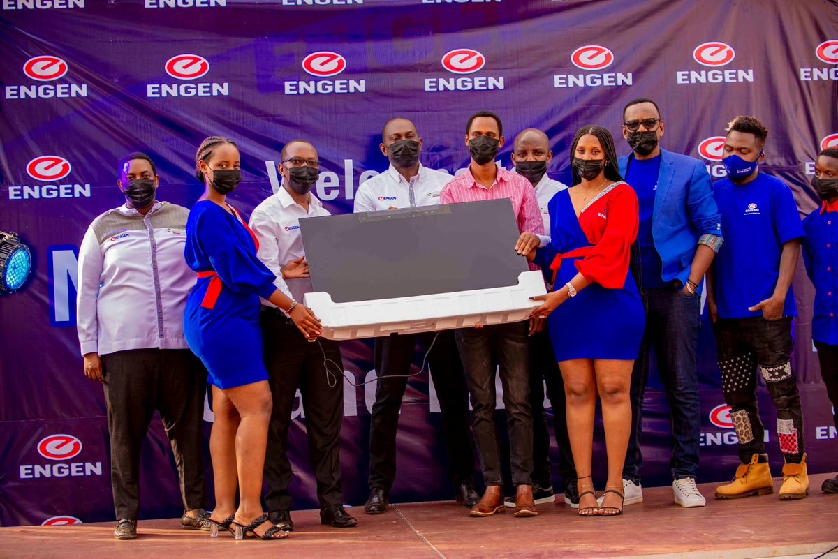 VivoEnergyRw's tweet photo. With Engen You are and will always be number oneπ Congratulations to Ishimwe Noel and Yvette Murindabigwi for taking home 43inch Flat screens!π₯
#fuelandwin #engenstations #naengenndichefwumujyi #withengenirunthecity #qualityfuel #myfuelmypride #withusyouarenumberone https://t.co/QuPjtqhRaE