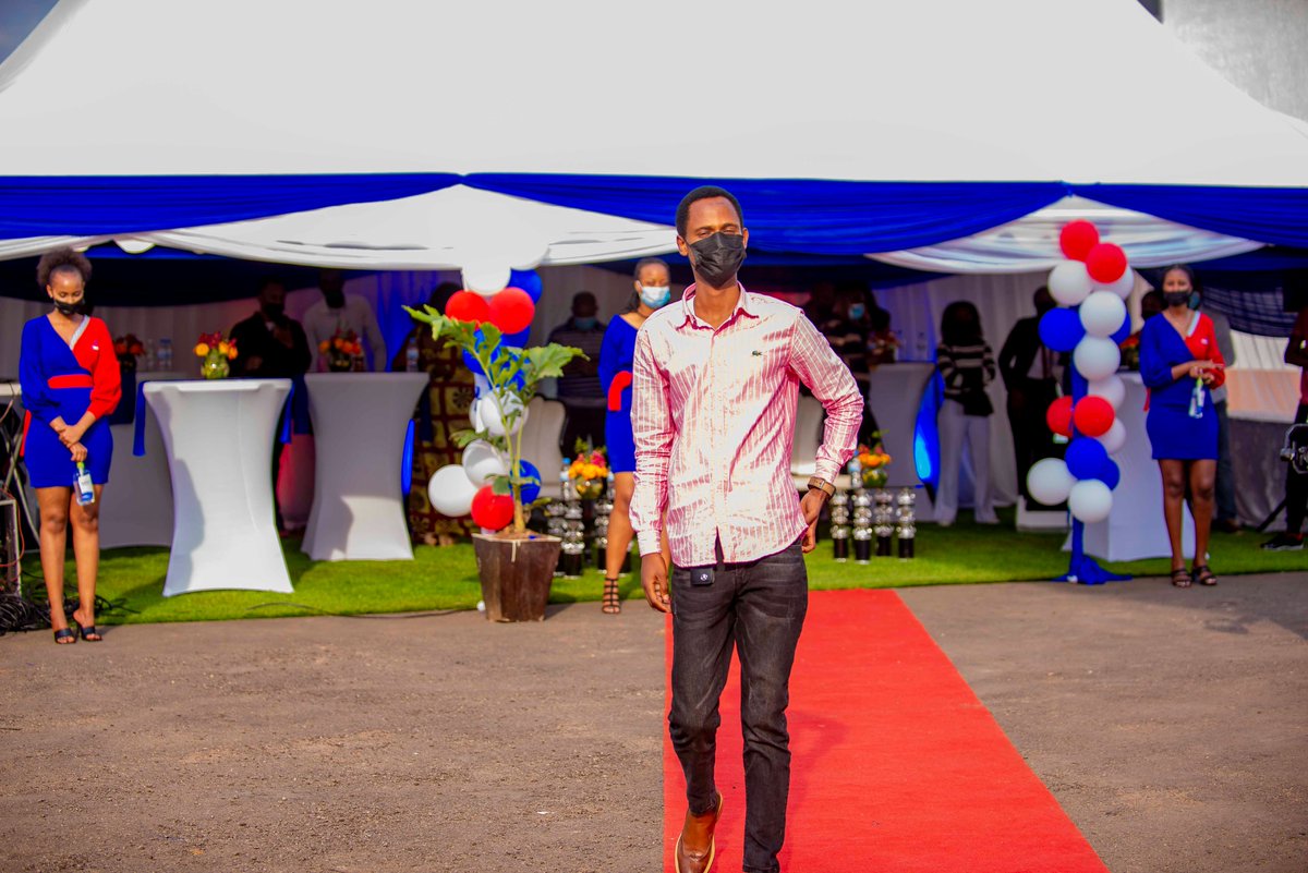 VivoEnergyRw's tweet photo. With Engen You are and will always be number oneπ Congratulations to Ishimwe Noel and Yvette Murindabigwi for taking home 43inch Flat screens!π₯
#fuelandwin #engenstations #naengenndichefwumujyi #withengenirunthecity #qualityfuel #myfuelmypride #withusyouarenumberone https://t.co/QuPjtqhRaE