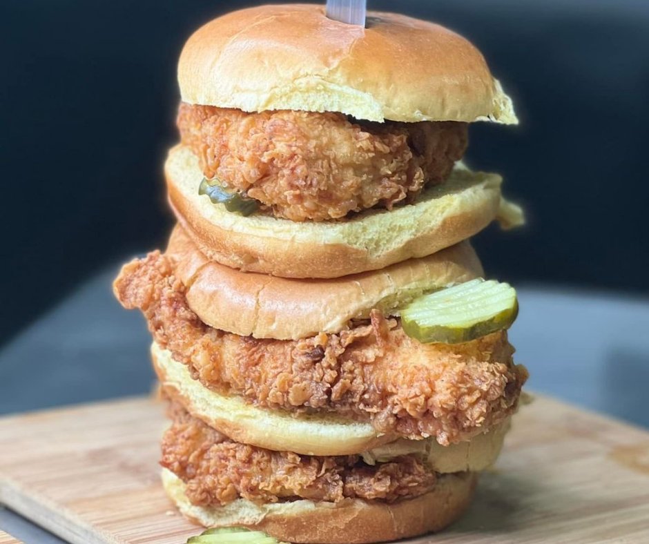 thewingkitchen's tweet photo. Chicken Love! Spicy and Regular Chef Witch Sandwich @thewingkitchen Were open and serving until 8 pm. https://t.co/0j2rnR2OfE