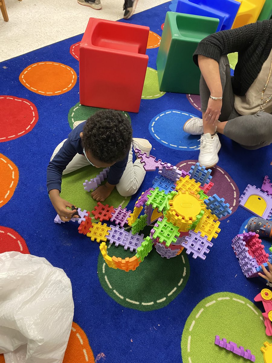We love our new castle waffle blocks! Thanks Ms. Tricia ⁦@fairfax_villa⁩ ⁦@MrGerstner_FCPS⁩