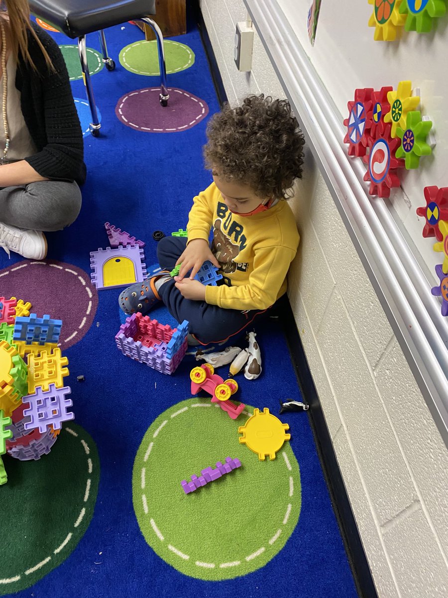 philippa_ps's tweet photo. We love our new castle waffle blocks! Thanks Ms. Tricia ⁦@fairfax_villa⁩ ⁦@MrGerstner_FCPS⁩ https://t.co/E6JCqJs9dV