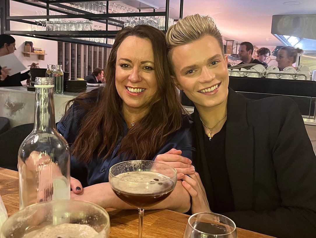 Ronan Parke tweet media