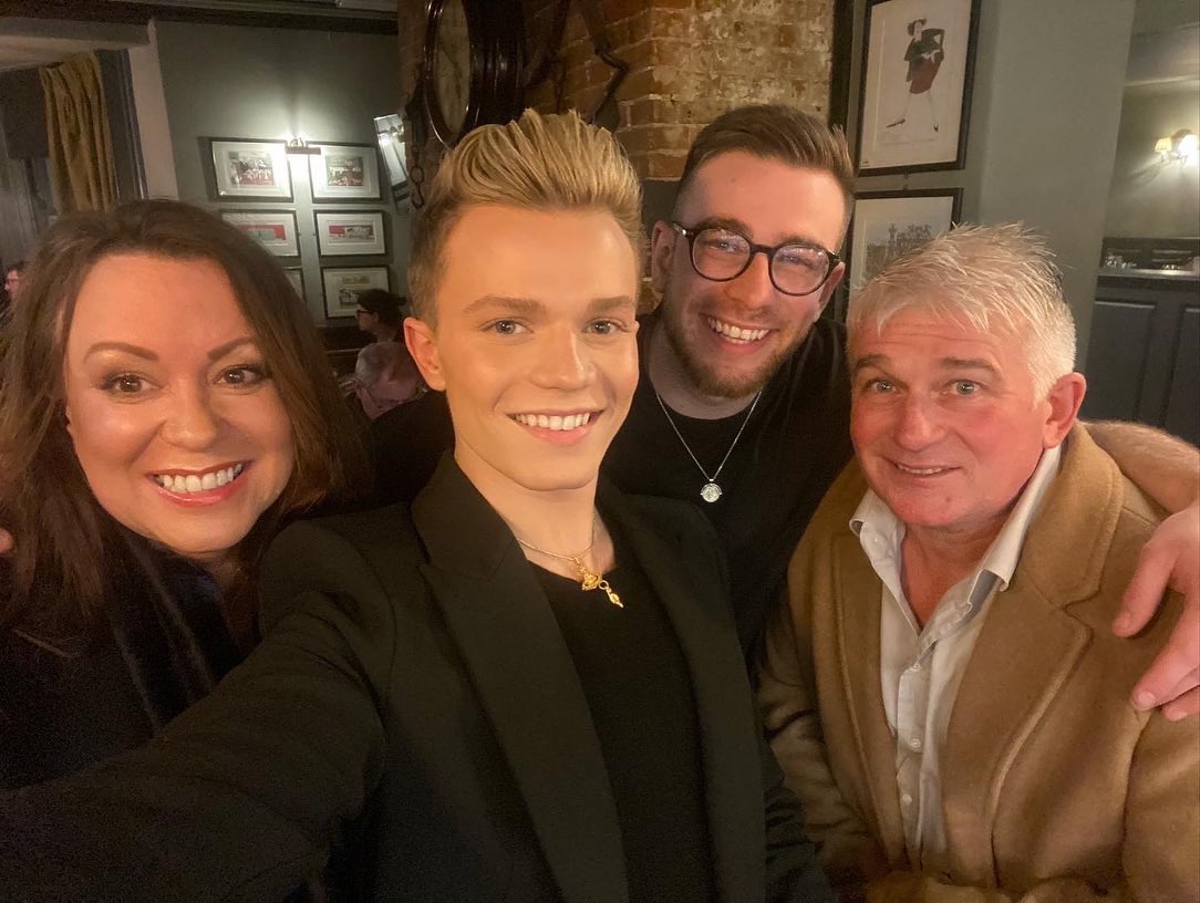 Ronan Parke tweet media