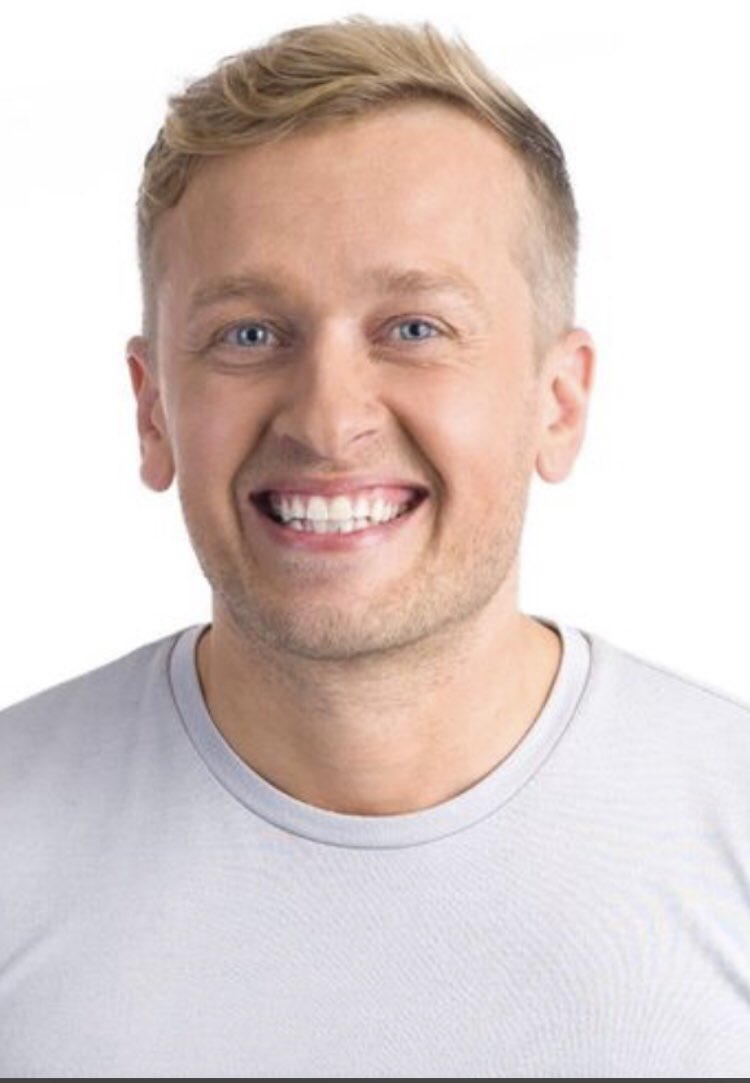 aayyokay's tweet photo. Oonko ainut kenen mielestä BB-Taavi näyttää ihan Tapio Rautavaaralta? #bbsuomi #BBtaavi https://t.co/NQuw0hVQei