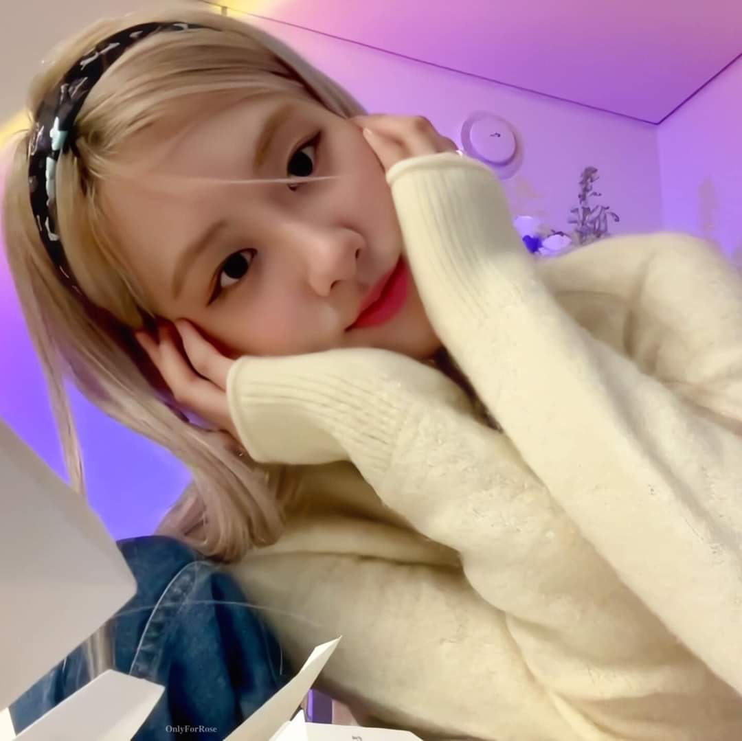 hãy dừng việc dùng những từ ngữ không hay khi nói về một người mà chúng ta chưa hiểu được một chút gì từ họ!!
#respectROSÉ #NoToBodyShaming 
#ROSÉ