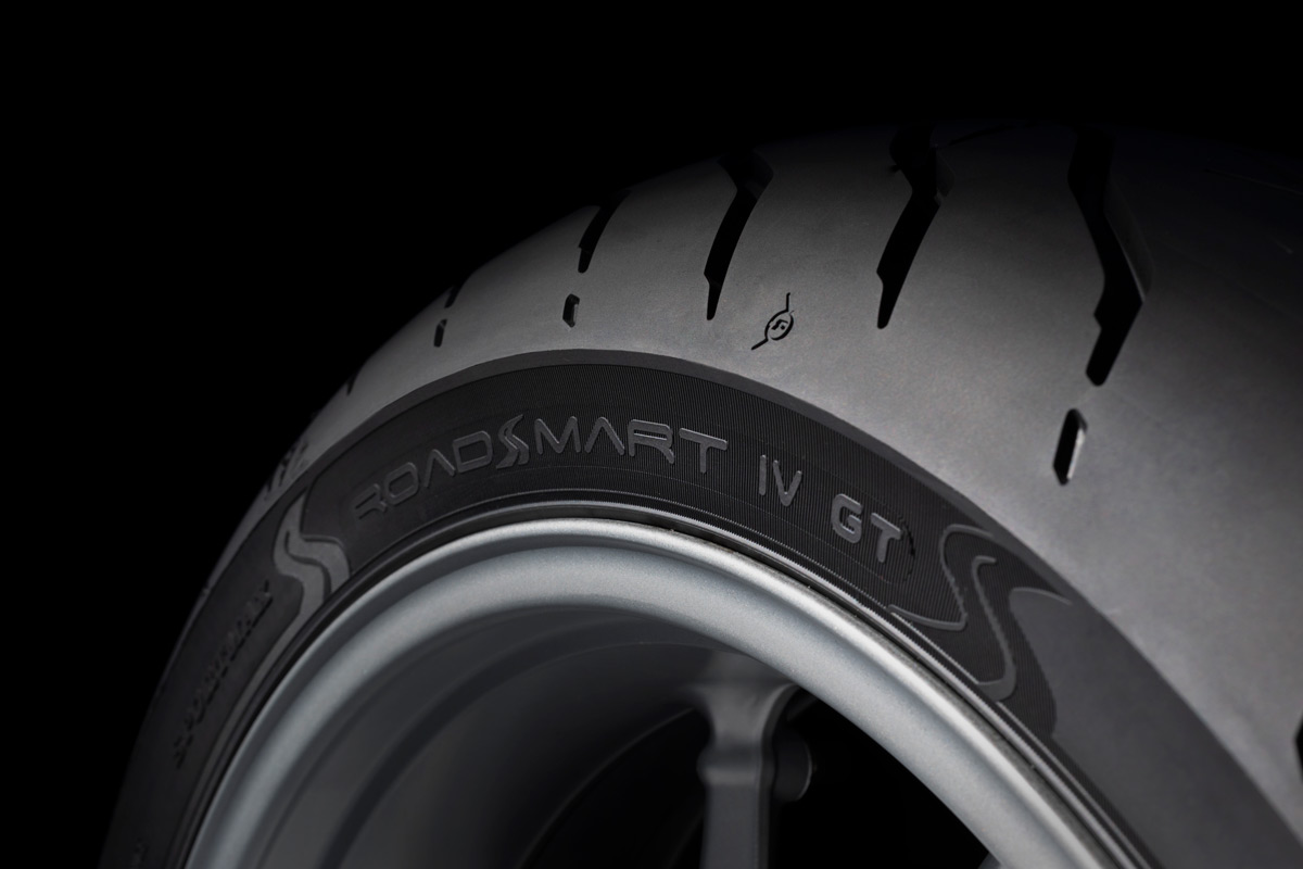 DunlopMoto's tweet photo. A tyre born in the world of touring. This is RoadSmart IV.
Are you planning a road trip this year? Comment below 👇
#dunlop #justride #roadsmartiv #rsiv #sportstouring #touringbike #instamoto #instagood #motorcycle #motorcyclelife #bikersofinstagram #roadtrips #touring https://t.co/jR4GnEorrY