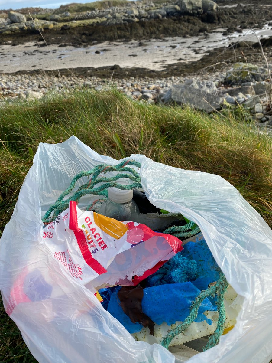 cathyd88's tweet photo. #2minutebeachclean @CleanCoasts https://t.co/nW8mvKmxVE