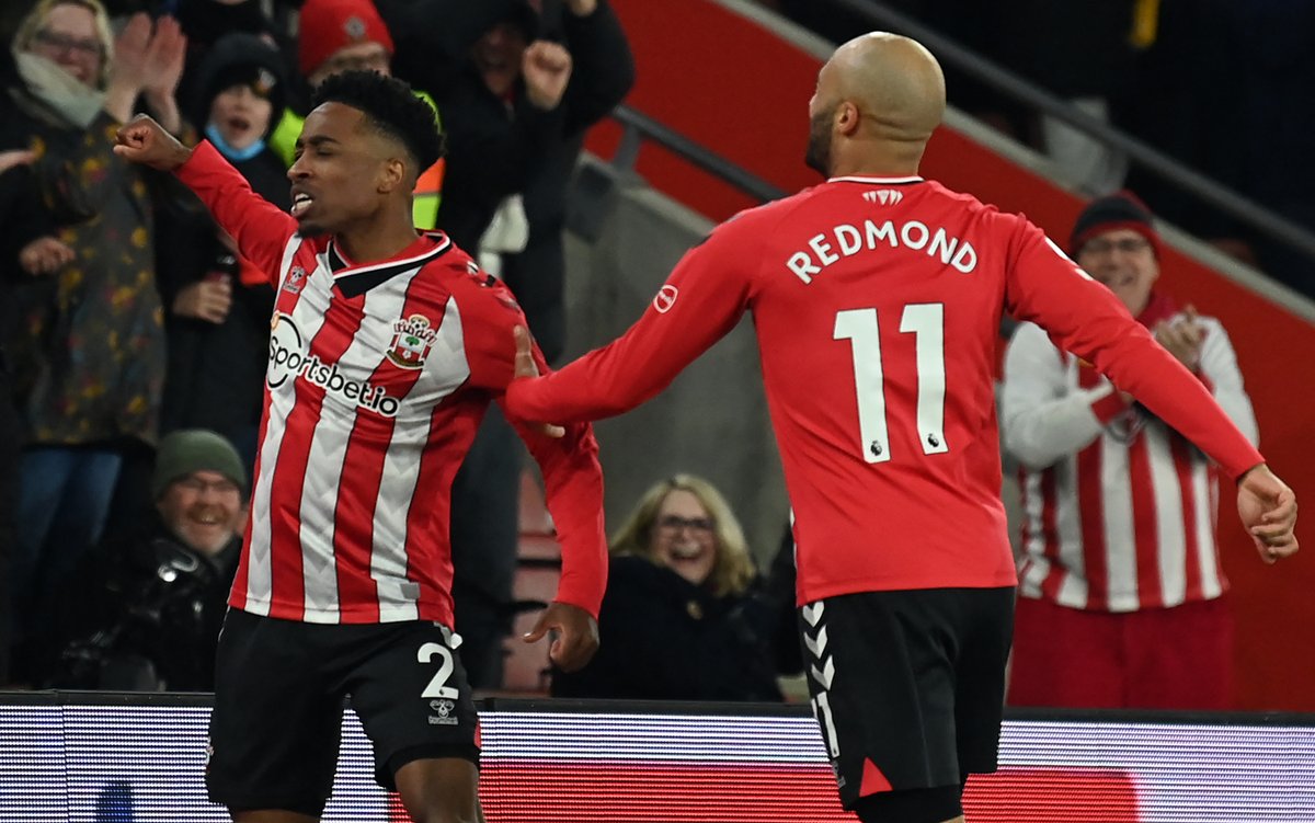 premierleague's tweet photo. HALF-TIME Southampton 1-0 Man City

Kyle Walker-Peters' exquisite early strike puts the home side ahead at the break

#SOUMCI https://t.co/TPld53jWiV